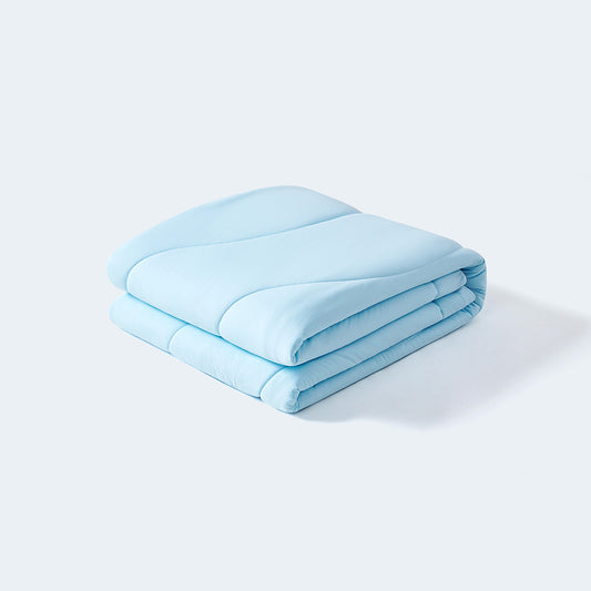 Lightweight Down Alternative Cooling Comforter for Hot Sleepers